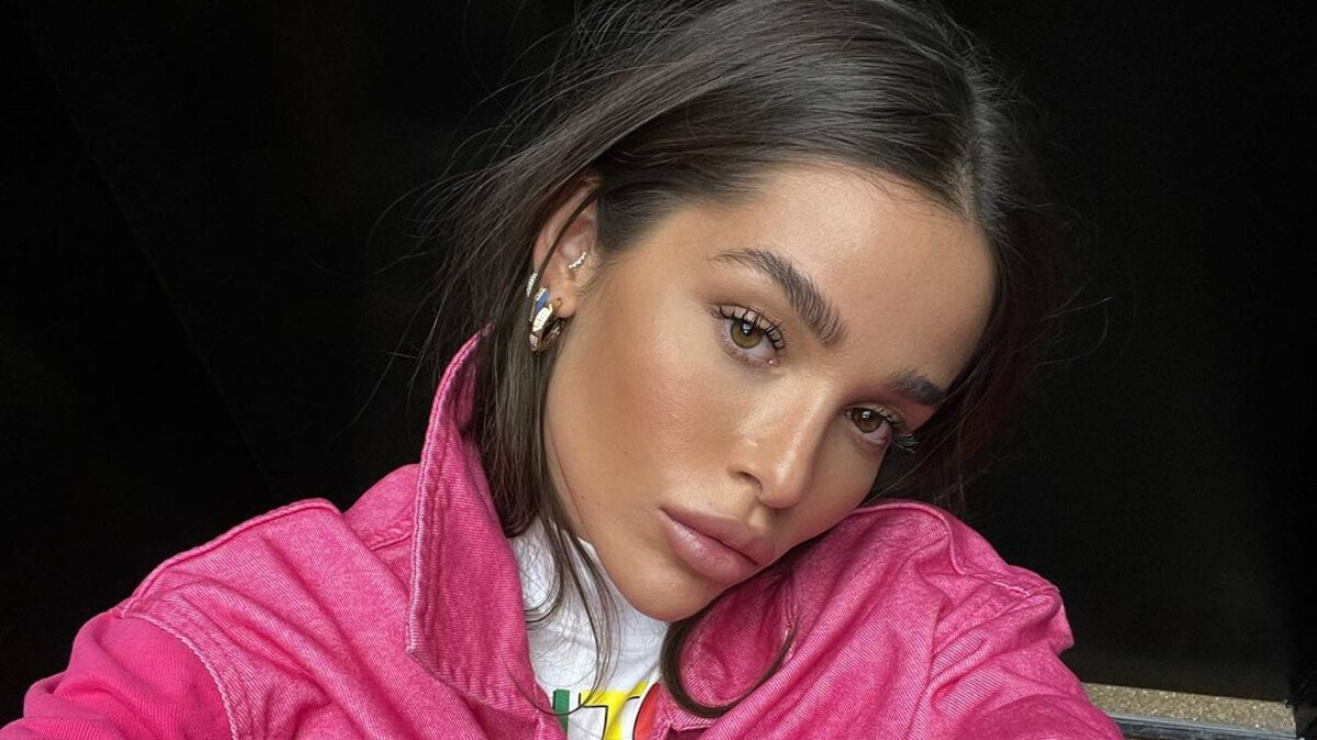 Ezgi Fındık’tan mayolu pozlar! “Beach Lady”