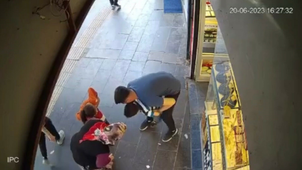 Fahrettin Koca, Heimlich manevrasıyla hayat kurtaran esnafı tebrik etti