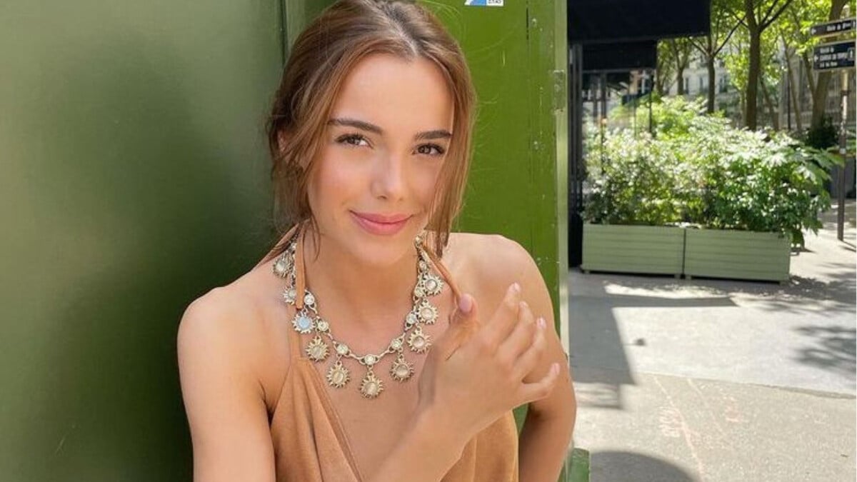 Hafsanur Sancaktutan beyaz mini elbisesiyle mest etti: ‘Güzelliğin şaka mı’