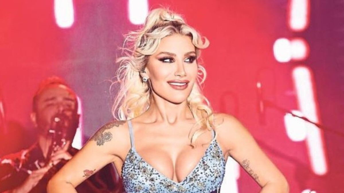 İrem Derici cesur dekoltesiyle sahnenin tozunu attı! ‘Bu fizik şaka mı?’