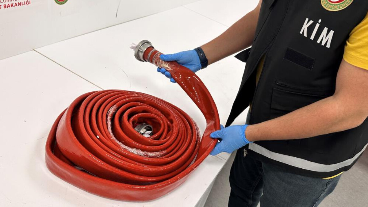 İstanbul Havalimanı’nda yangın hortumunun içinden uyuşturucu çıktı