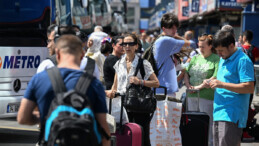 İstanbul Otogarında Kurban Bayramı yoğunluğu! Vatandaşlar bilet bulmakta zorlandı