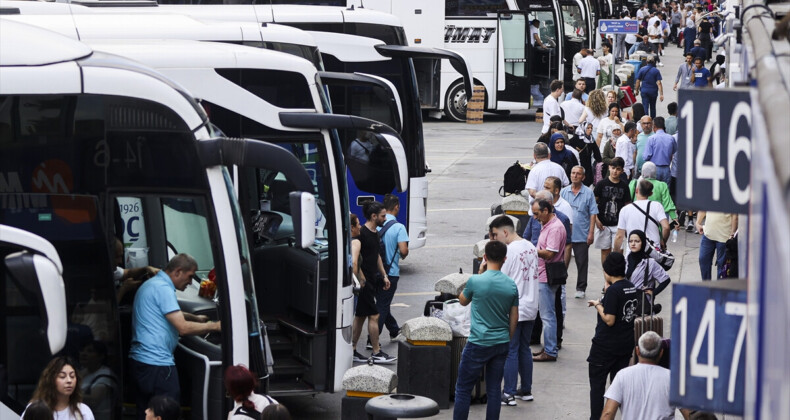 İstanbul Otogarı’ndaki bayram trafiği yoğunluğu azalmaya başladı