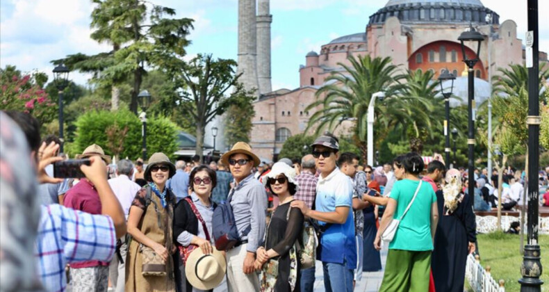 İstanbul’a gelen turist sayısı açıklandı! Yüzde 19 artış var