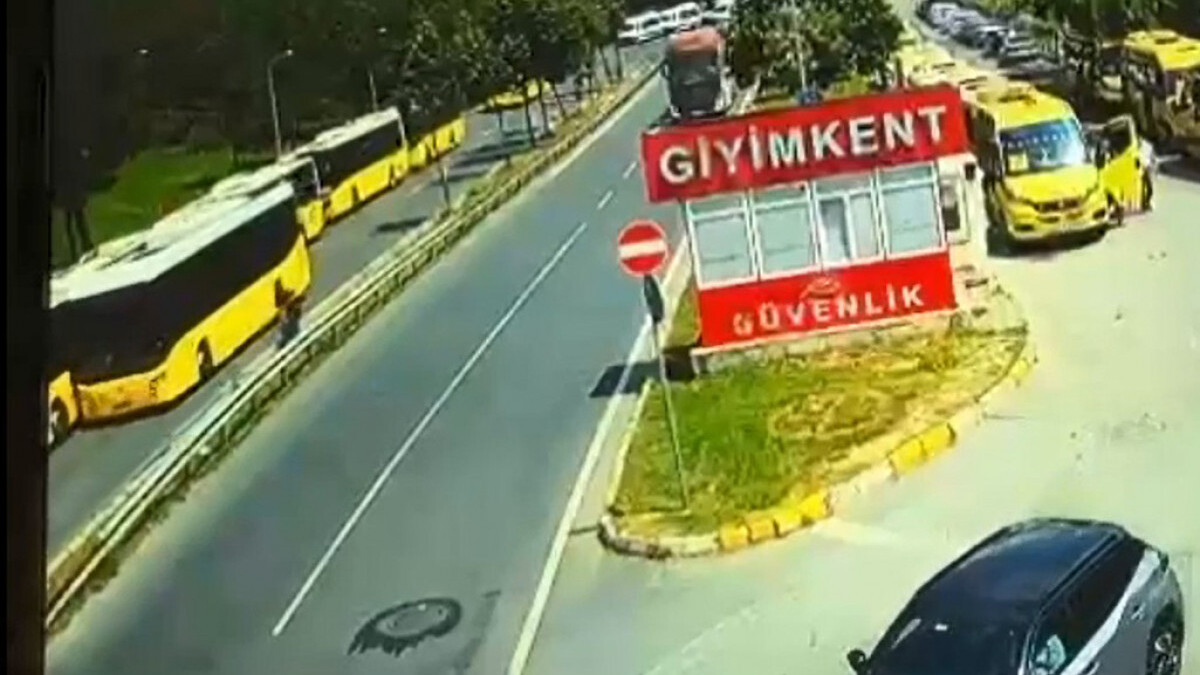İstanbul’da duraktaki İETT otobüsünü çaldı
