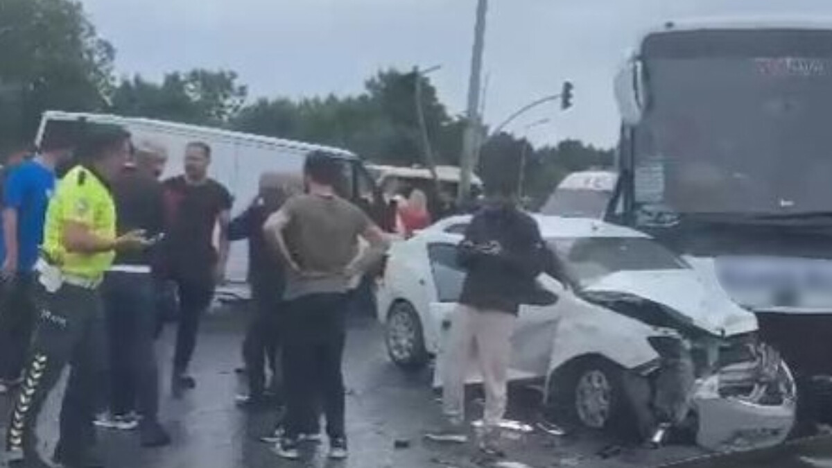 İstanbul’da şehirlerarası otobüs ters yöne girdi: Yaralılar var