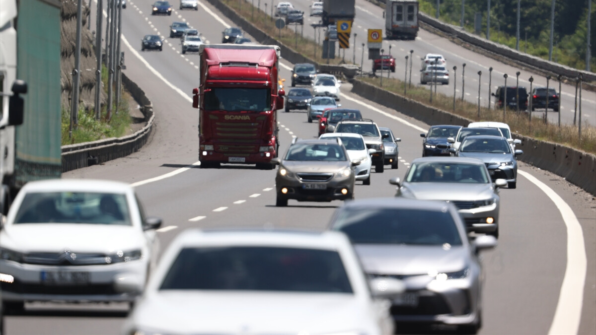 İstanbullular tatilden dönmeye başladı