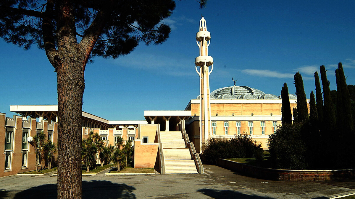 İtalya’da hükümet ortağından camileri kısıtlamaya yönelik yasa teklifi