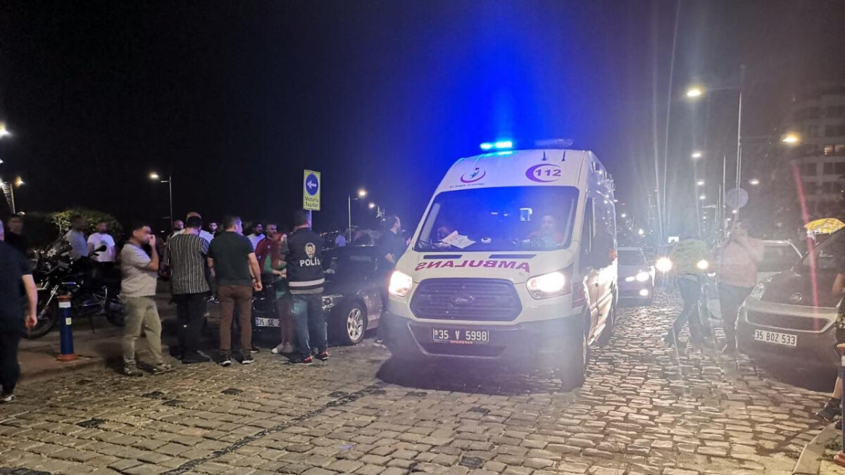 İzmir’de bıçaklı kavga: İzindeki polis memuru yaralandı