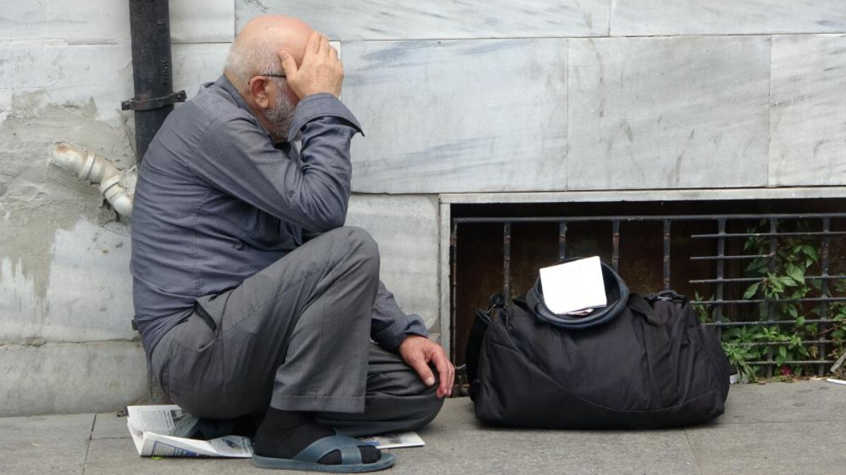 İzmit’te dilencilik yaptı! Yetmedi Taksim’e geldi