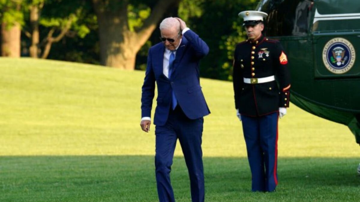 Joe Biden, bu kez de kafasını helikoptere çarptı