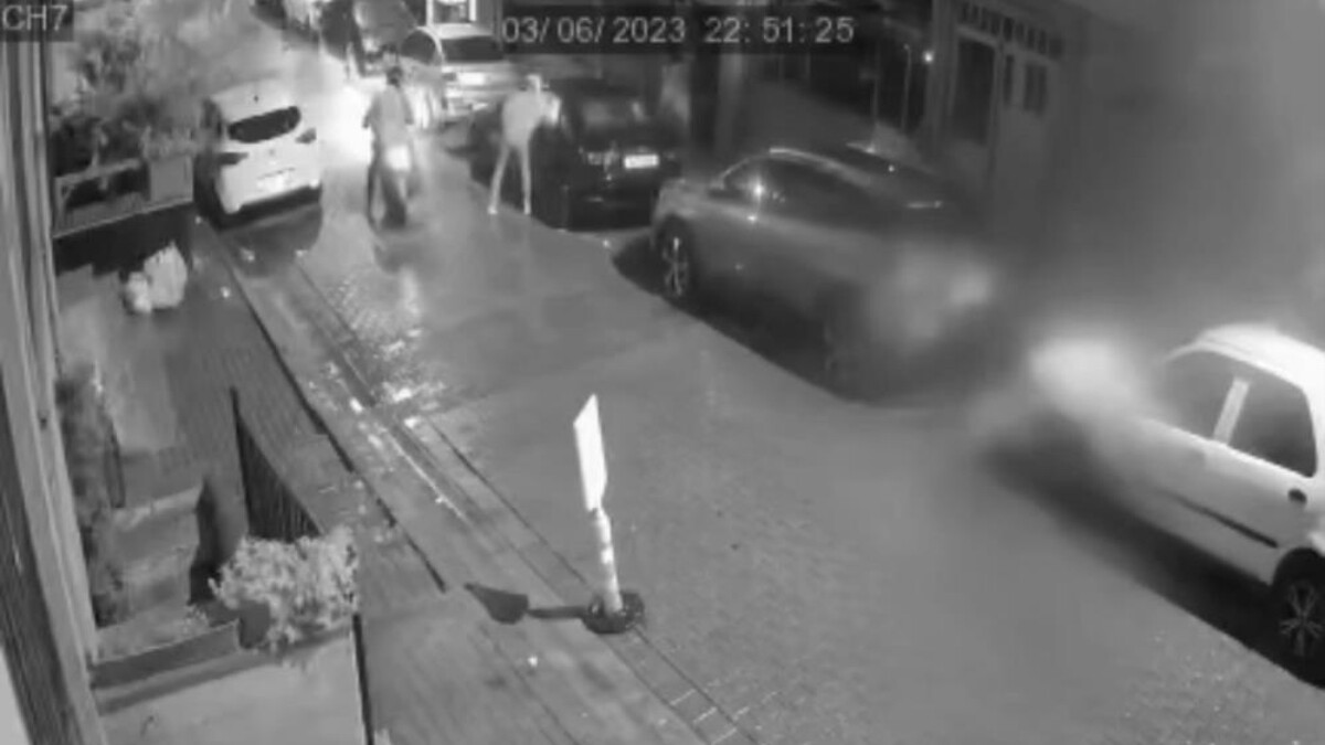 Kağıthane’de ayrılığı kabullenemedi! Eski sevgilisinin aracını kundakladı