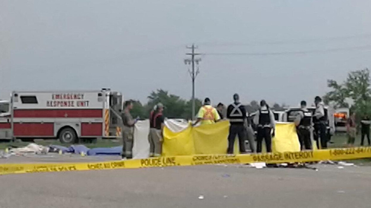 Kanada’da tırla servis minibüsü çarpıştı: 15 ölü