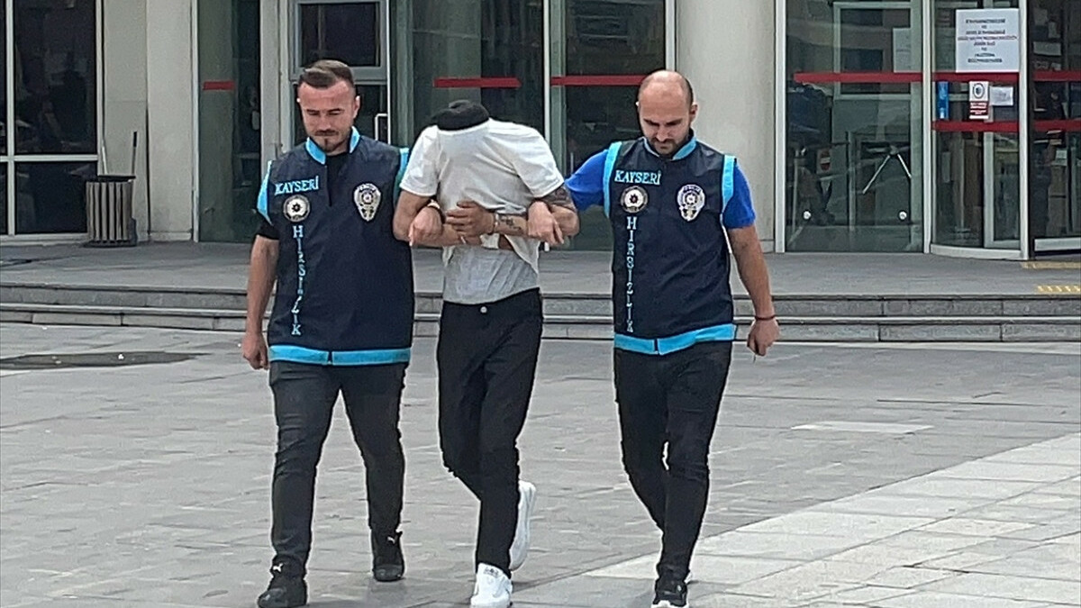 Kayseri’de depremzedenin altın ve dövizini çalan zanlı tutuklandı