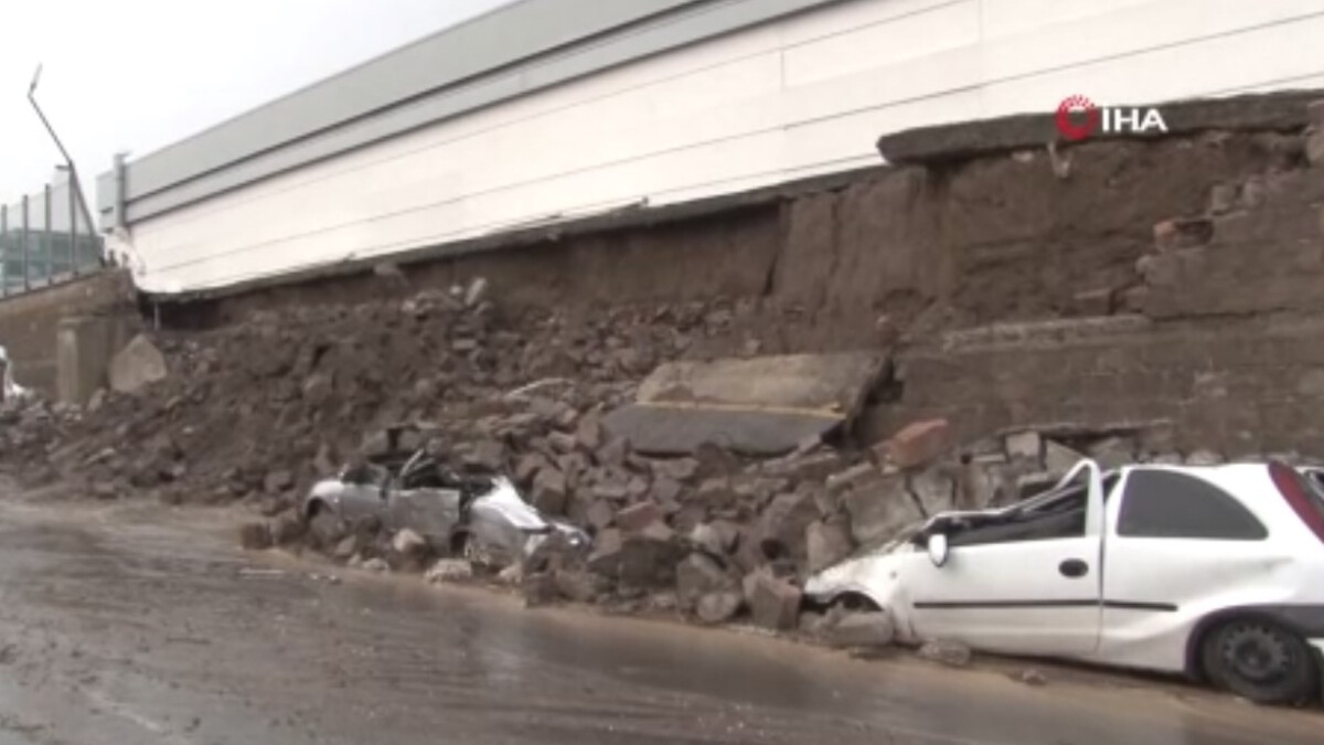 Kayseri’de sel: Fabrikanın duvarı yıkıldı