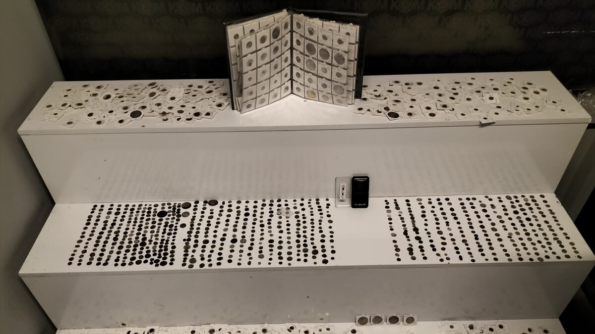 Kayseri’de tarihi eser operasyonu: 1536 sikke ele geçirildi