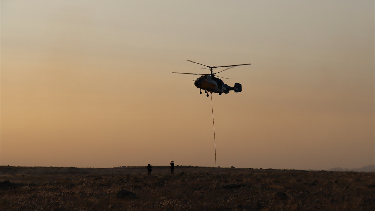 Kilis’te merada çıkan yangın karadan ve havadan müdahaleyle kontrol altına alındı