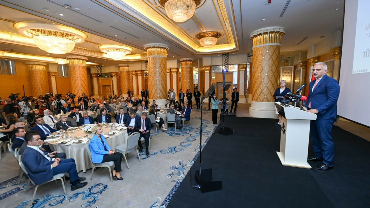 Mehmet Nuri Ersoy’dan turizm mesajı: 2023 turizm hedeflerimizi koruyoruz