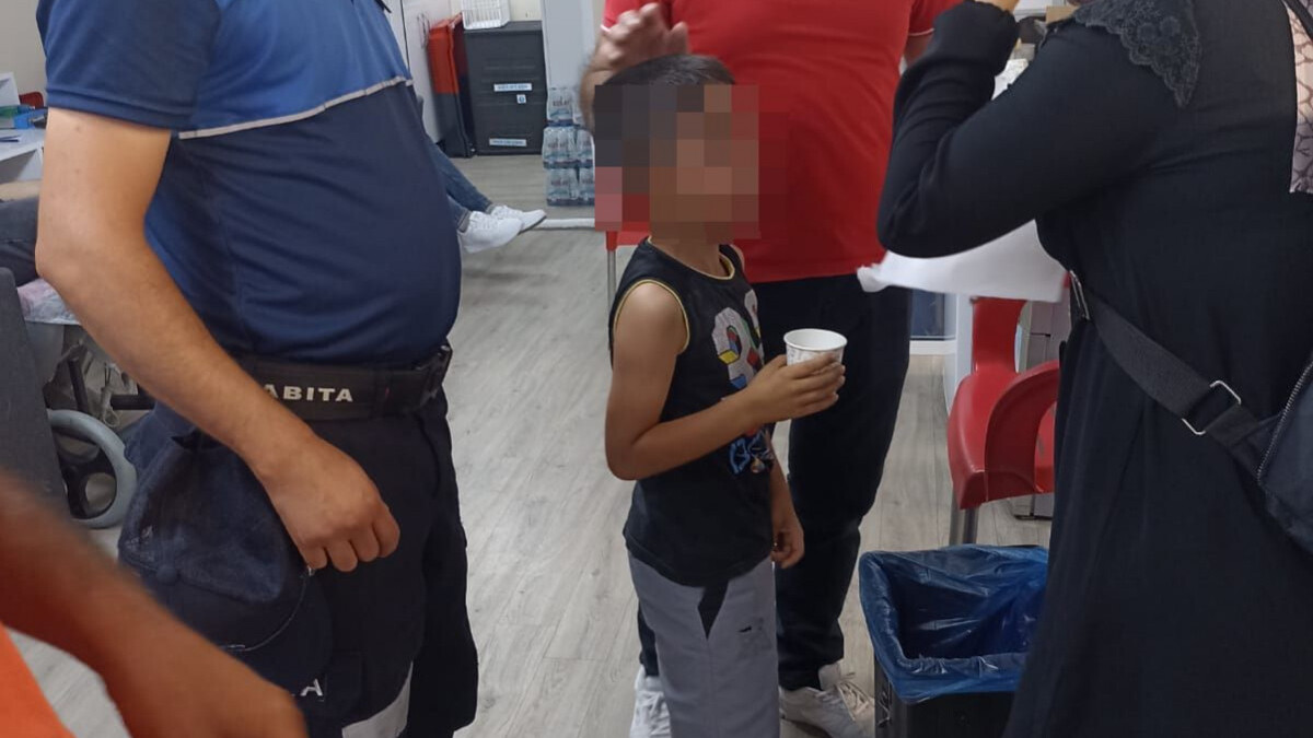 Mersin’de boğazına şeker takılan çocuğu belediye personelinin çabukluğu kurtardı