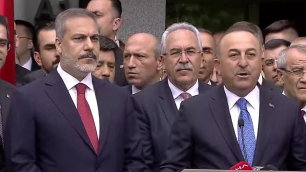 Mevlüt Çavuşoğlu, Dışişleri Bakanlığı görevini Hakan Fidan’a devretti