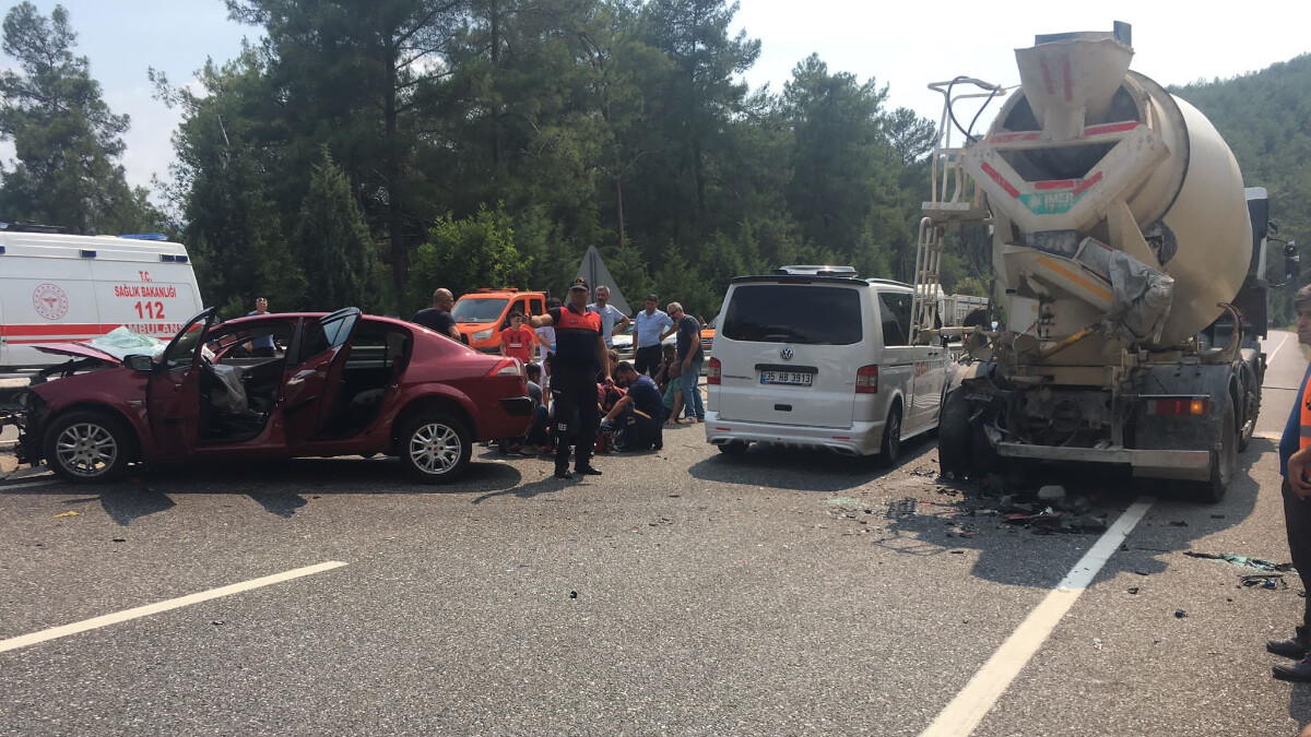 Muğla’da otomobilin beton mikserine arkadan çarptığı kazada 1 kişi öldü