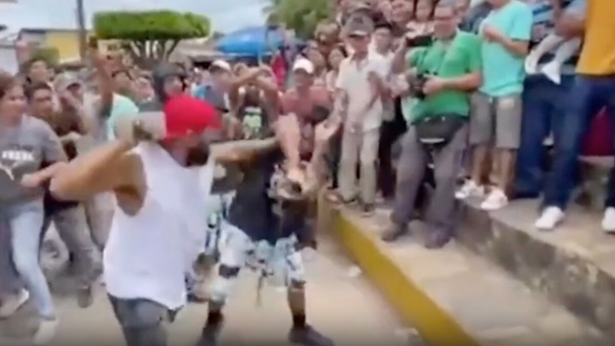 Nikaragua’da kurumuş boğa penisiyle günah çıkartma