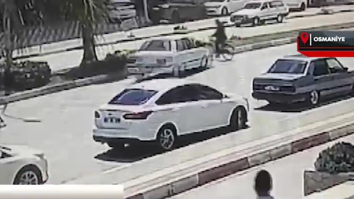 Osmaniye’de otomobil, karşıya geçen bisiklete çarptı