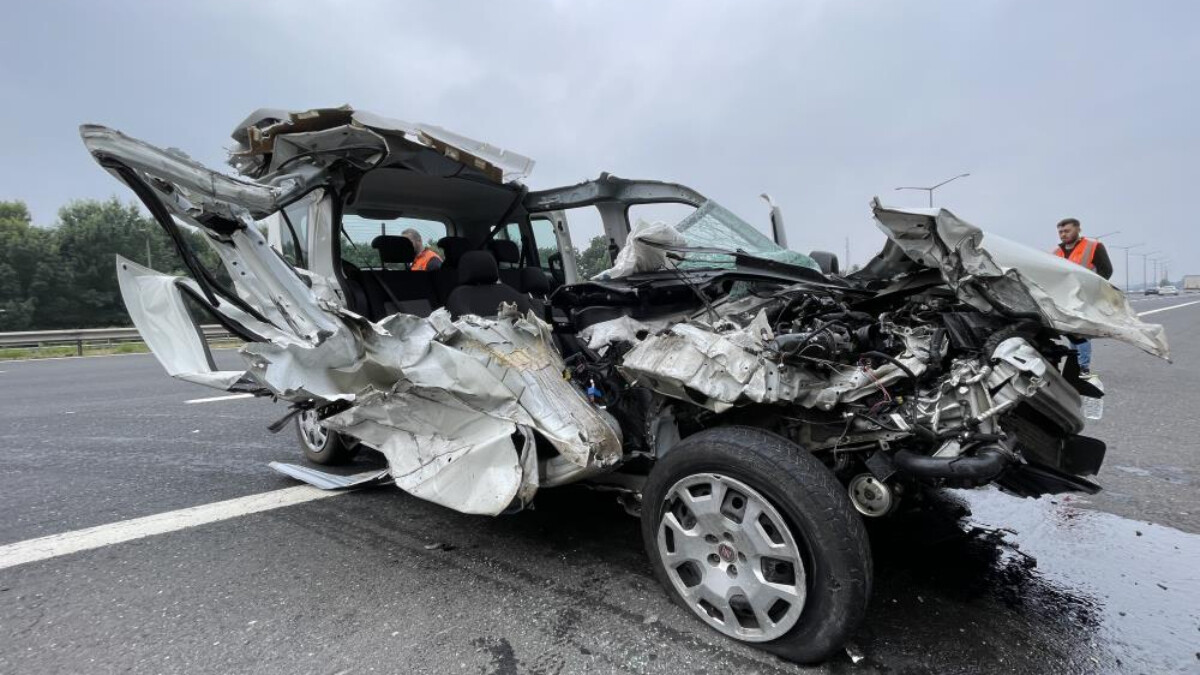 Sakarya’da dinlenme tesisine girmek istedi! Takla attı
