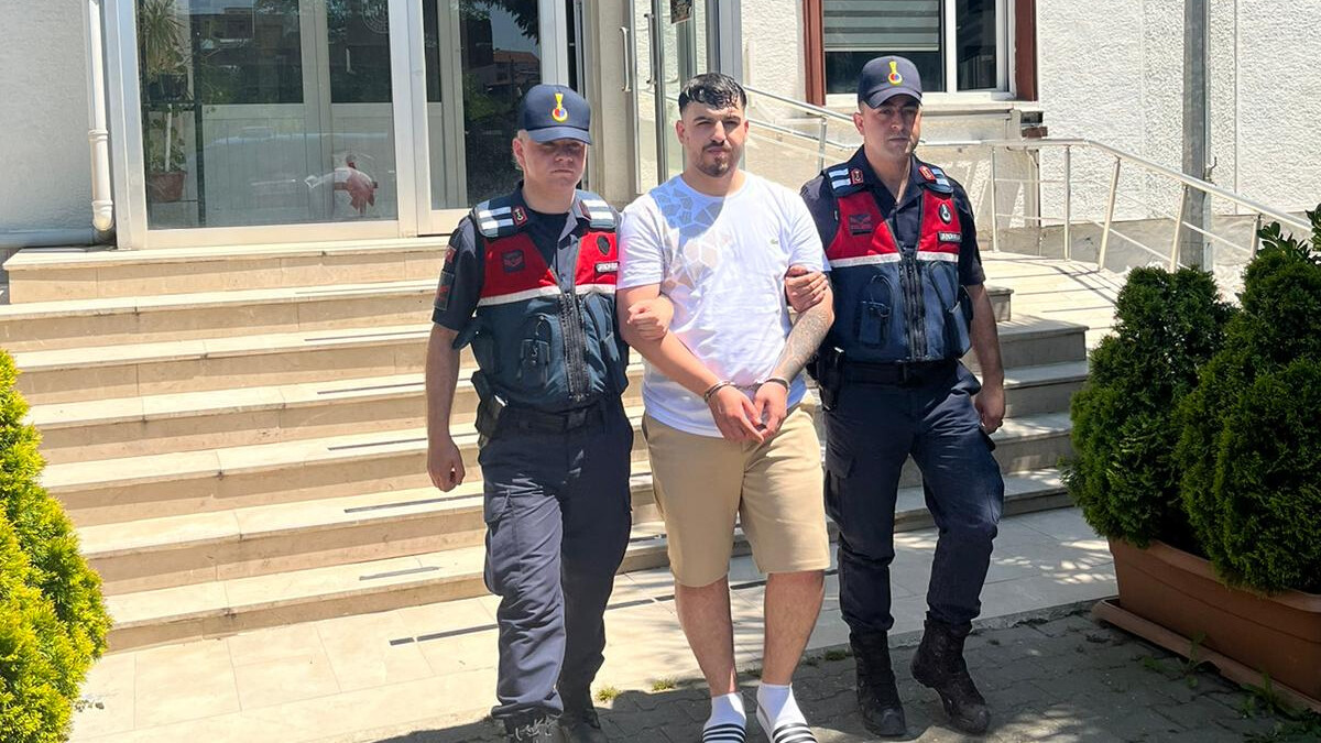 Sakarya’da hapis cezası bulunan genç tatil yaparken yakalandı