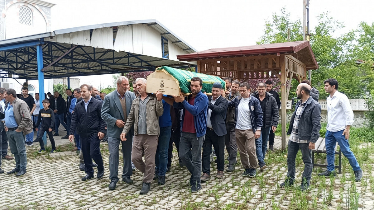Samsun’da kuzeni tarafından kazara vurulan minik Mehmet defnedildi