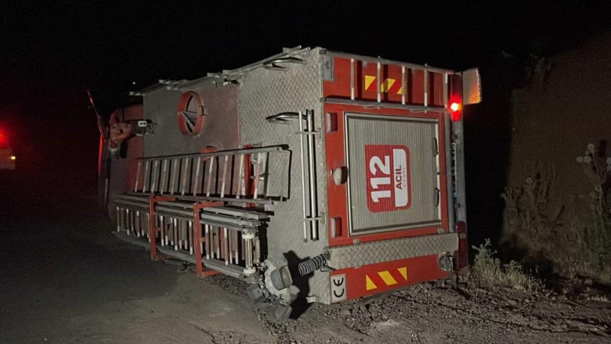 Şanlıurfa’da yangına müdahaleye giden itfaiye aracı kaza yaptı: 3 yaralı