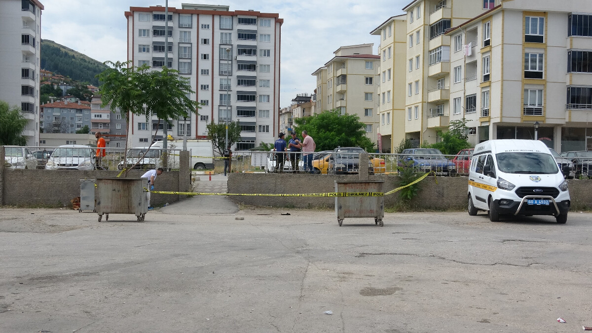 Tokat’ta husumetlisinin bıçaklayıp tüfekle vurduğu yaralının durumu ağır