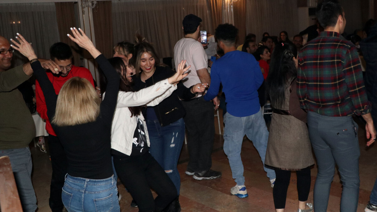 Van’ın turizmi canlandı! İranlılar hem alışveriş yapıyor hem eğleniyor