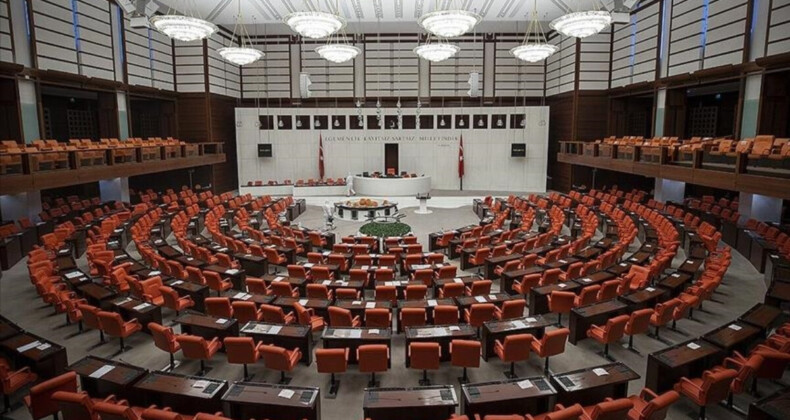 Yeni yasama dönemi yoğun gündemle başlayacak