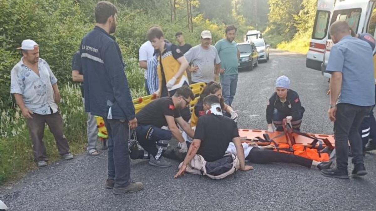 Zonguldak’ta otomobil ile motosiklet kaza yaptı