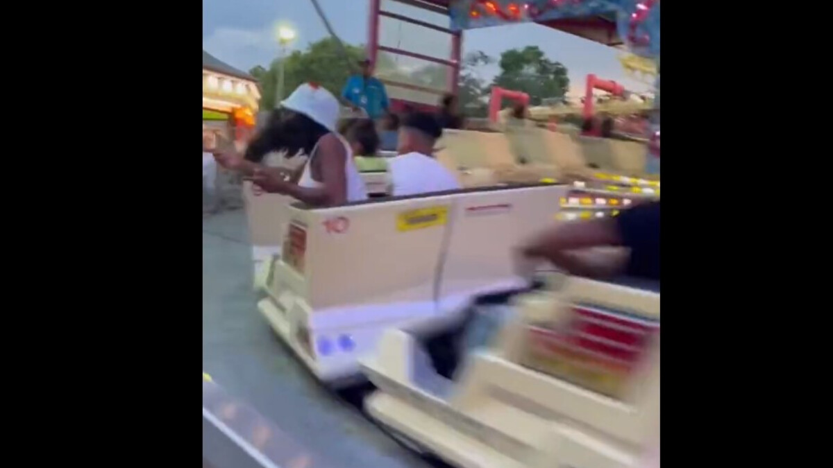 ABD’de lunaparktaki oyuncak, arıza nedeniyle 10 dakika geri geri döndü