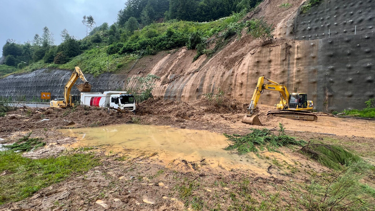Abdulkadir Uraloğlu: Bolu Dağı Tüneli’nde su boşaltma ve temizlik çalışmaları başladı
