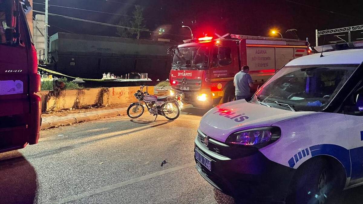 Adana’da trenin çarptığı kişi yaşamını yitirdi
