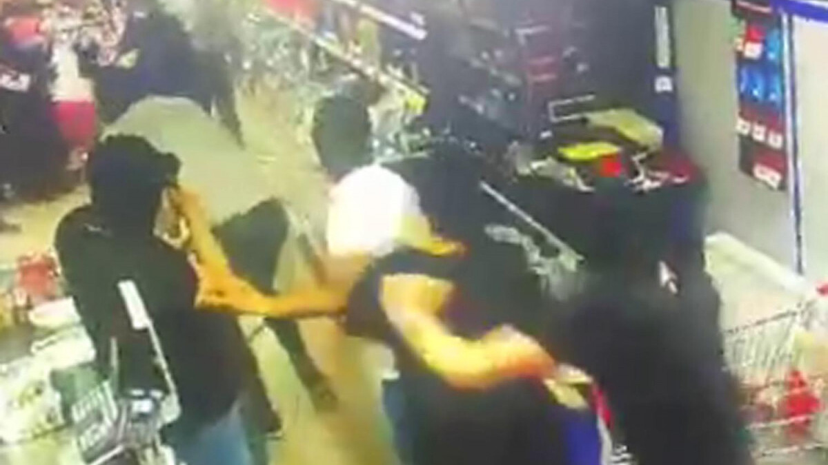 Ağrı’da eli sopalı ve yüzleri maskeli 20 kişi kavga etti