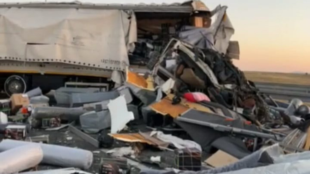 Aksaray’da tır şoförü direksiyon başında uyudu: 3 tıra çarptı, 4 kişi yaralandı