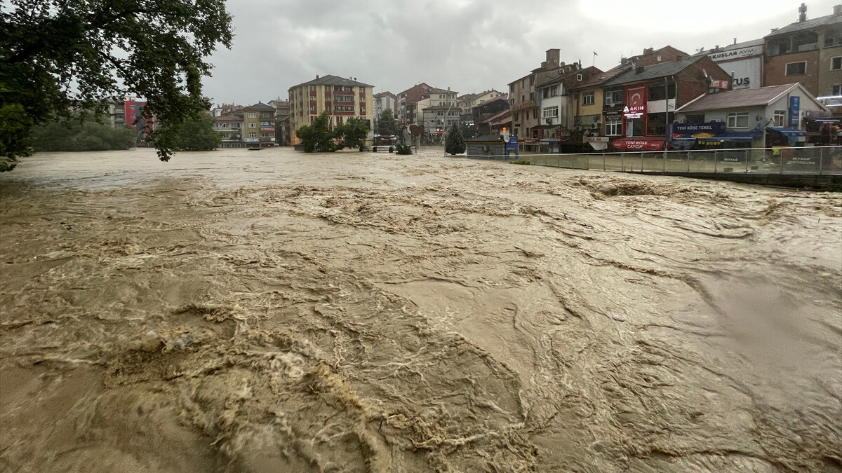 Ali Yerlikaya ve Yılmaz Tunç sel felaketinin yaşandığı Bartın’a gidiyor