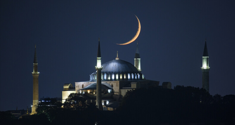 Ali Yerlikaya’dan Ayasofya paylaşımı: O gün ezan bir başka okundu