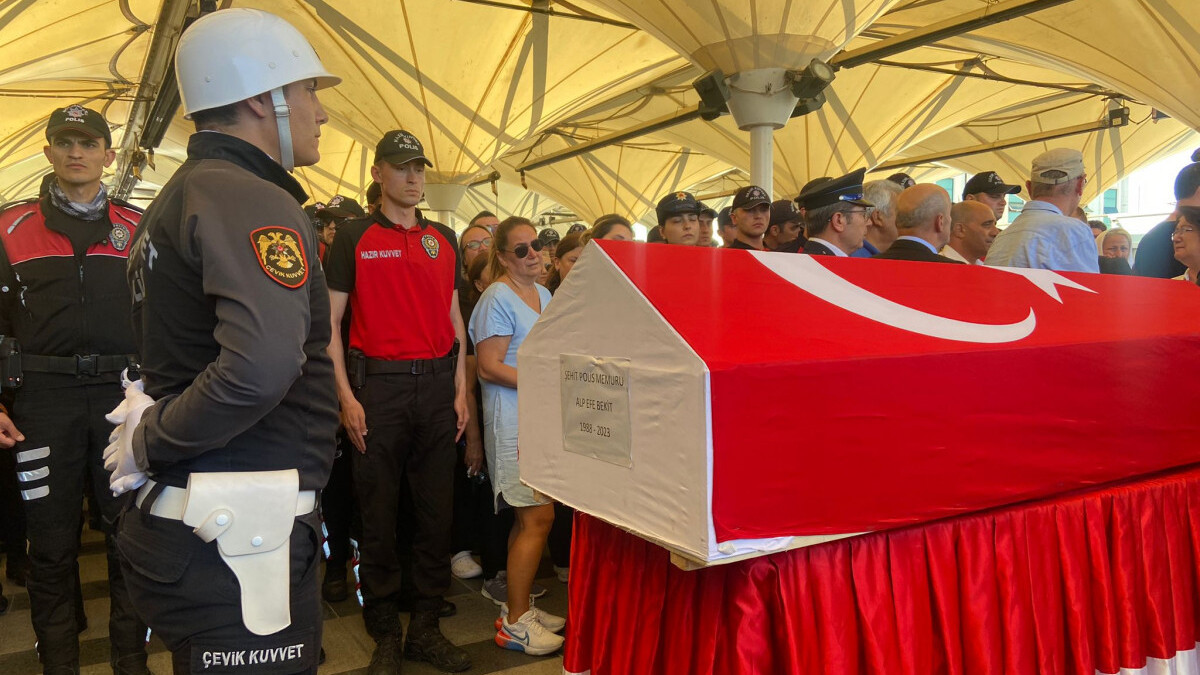 Ankara’da şehit polis Alp Efe Bekit, son yolculuğuna uğurlandı