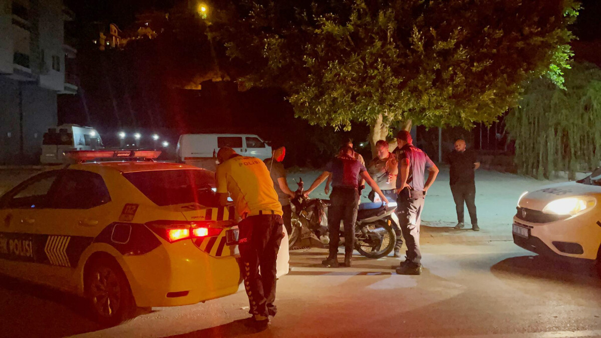 Antalya’da alkol alıp polise direndi