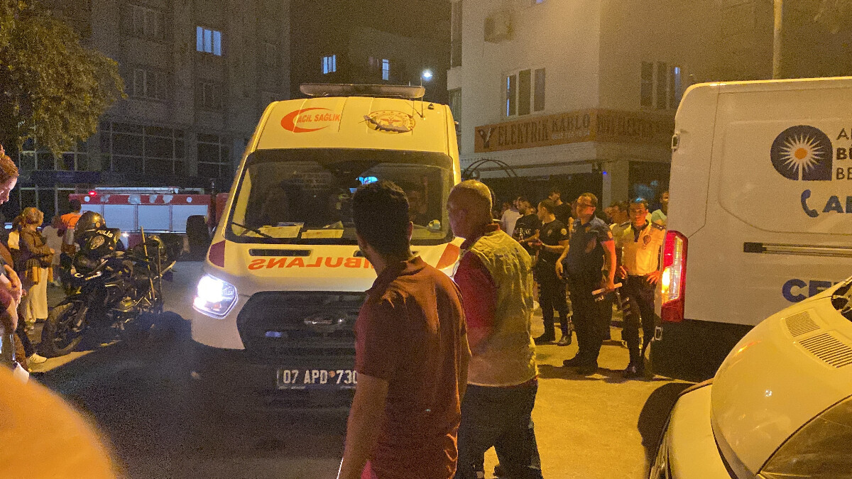 Antalya’da minibüsün altında can verdi! O anlar kamerada…