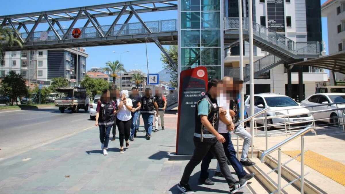 Antalya’da piramit sistemiyle 500 milyon TL’lik dolandırıcılık yaptılar