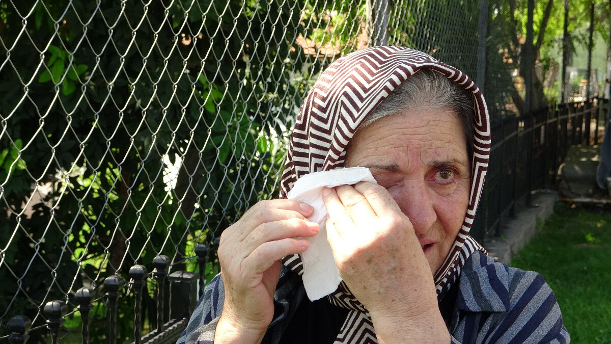 Antalya’da yangında hayvanlarının zarar gördüğünü düşünerek ağladı