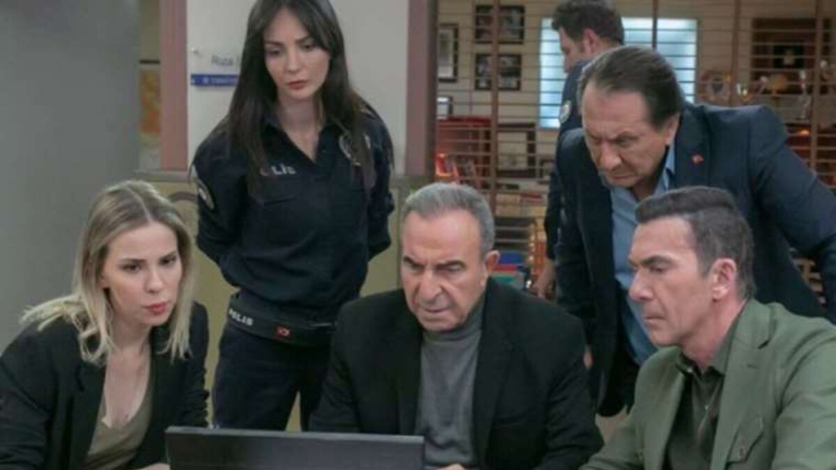 Arka Sokaklar hayranına büyük darbe! Başrol oyuncusu gerçeği açıkladı… “Dönüyorlar” denilmişti ama!