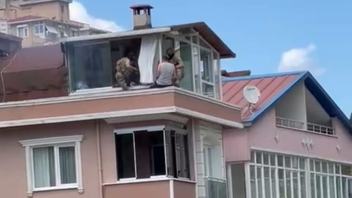 Ataşehir’de bıçaklı saldırgan yakalandı