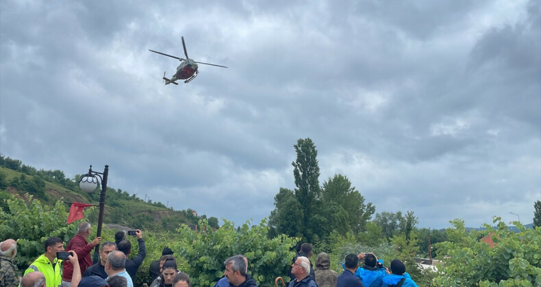 Bartın’da selde mahsur kalanlar helikopterle kurtarıldı